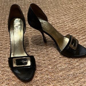 Gucci open toe Black snakeskin and Gold Buckle Heels